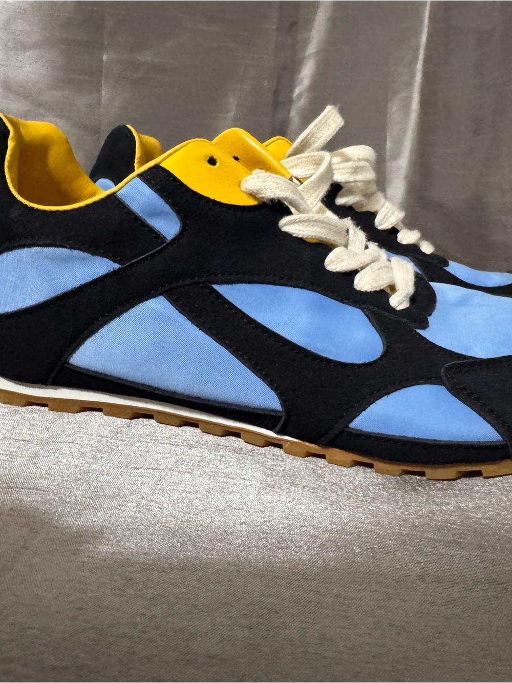 Sneakers Unisex Light Blue and Black Retro Runner with Yellow Accent - Picture 2 of 16
